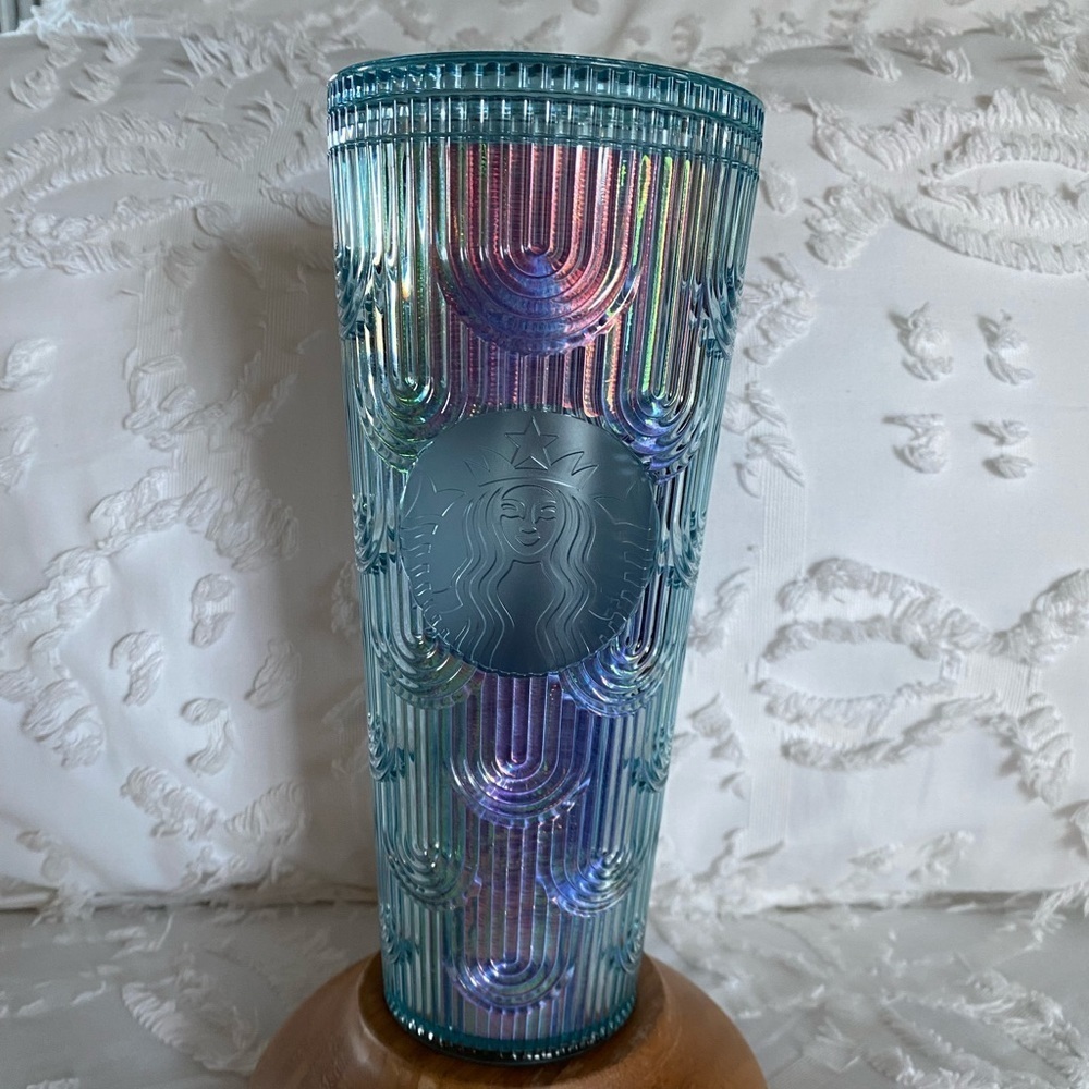 Starbucks Spring 2022 Teal Mermaid Scale Iridescent Venti Tumbler 24 Ounce